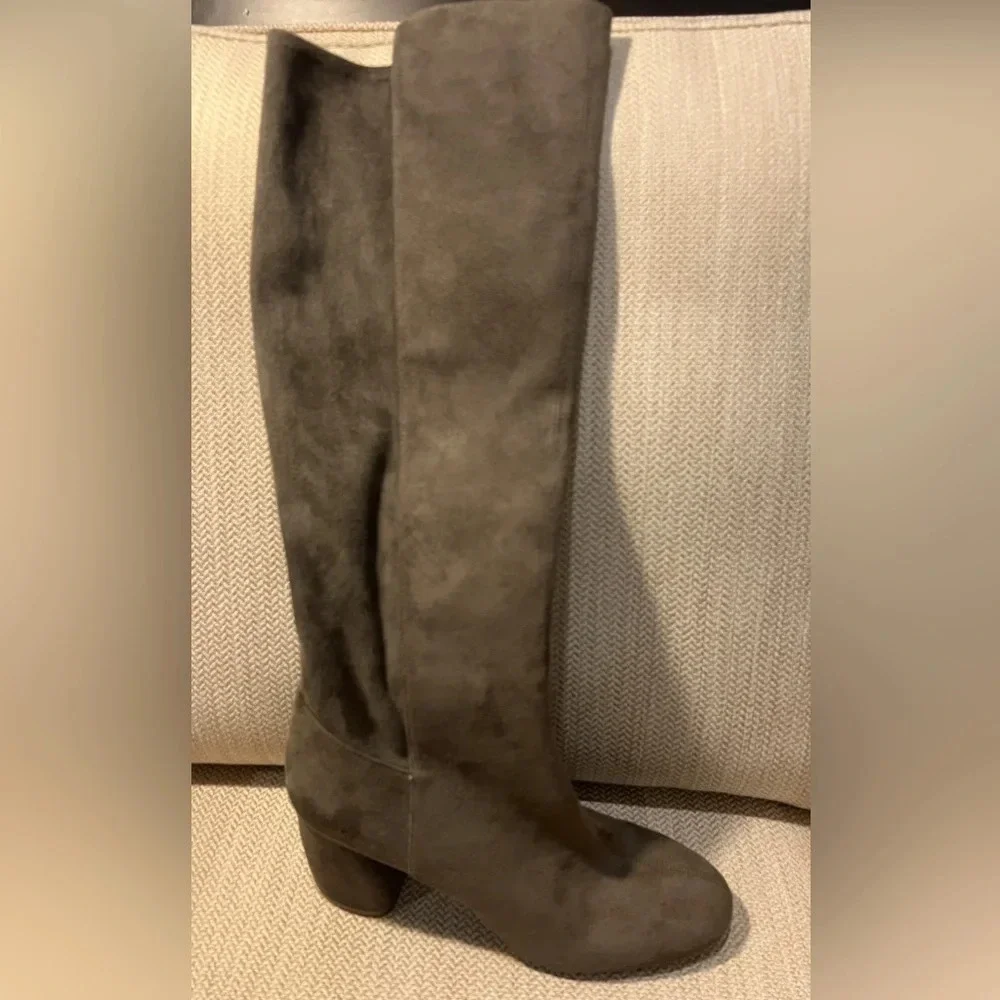 Nine West size 10 over the knee length dark gray suede boots